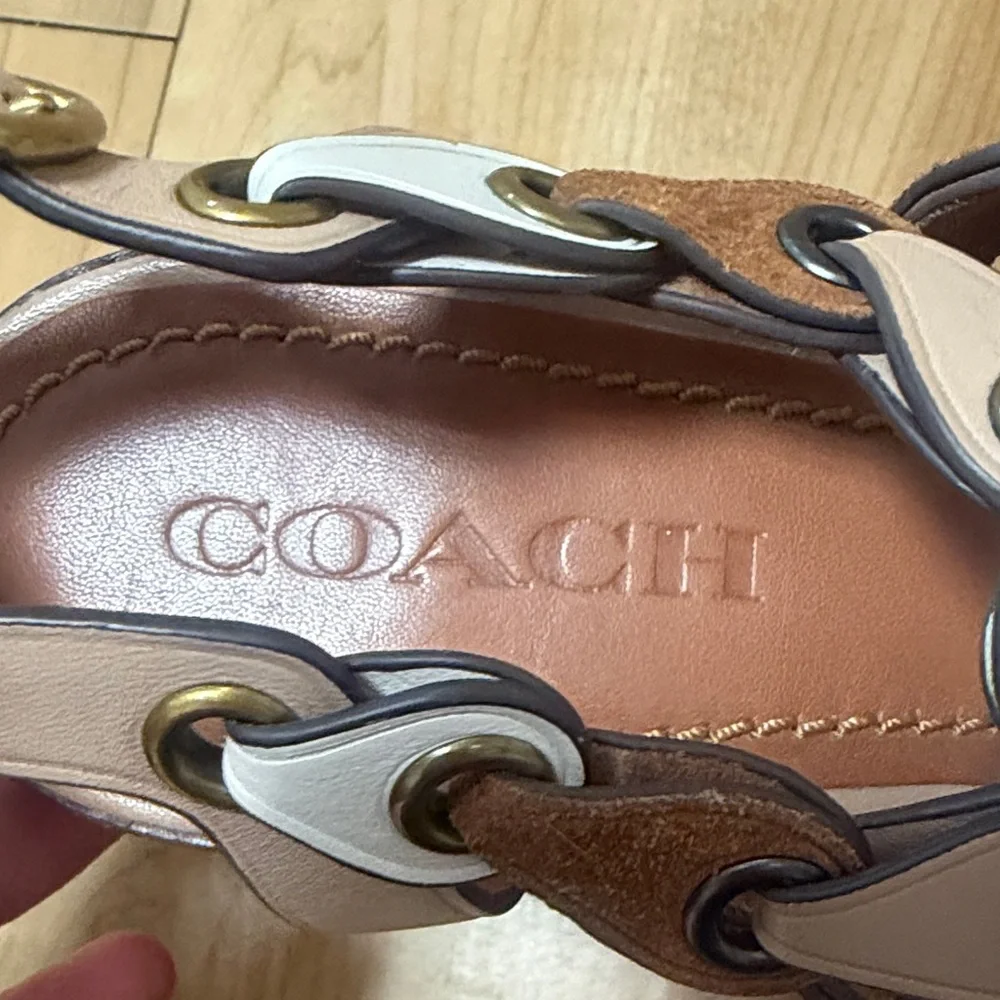 Coach 1941 Coachlink Sandals in the Saddle/Beechwood/Chalk colorway size 8.5 - Picture 7 of 11